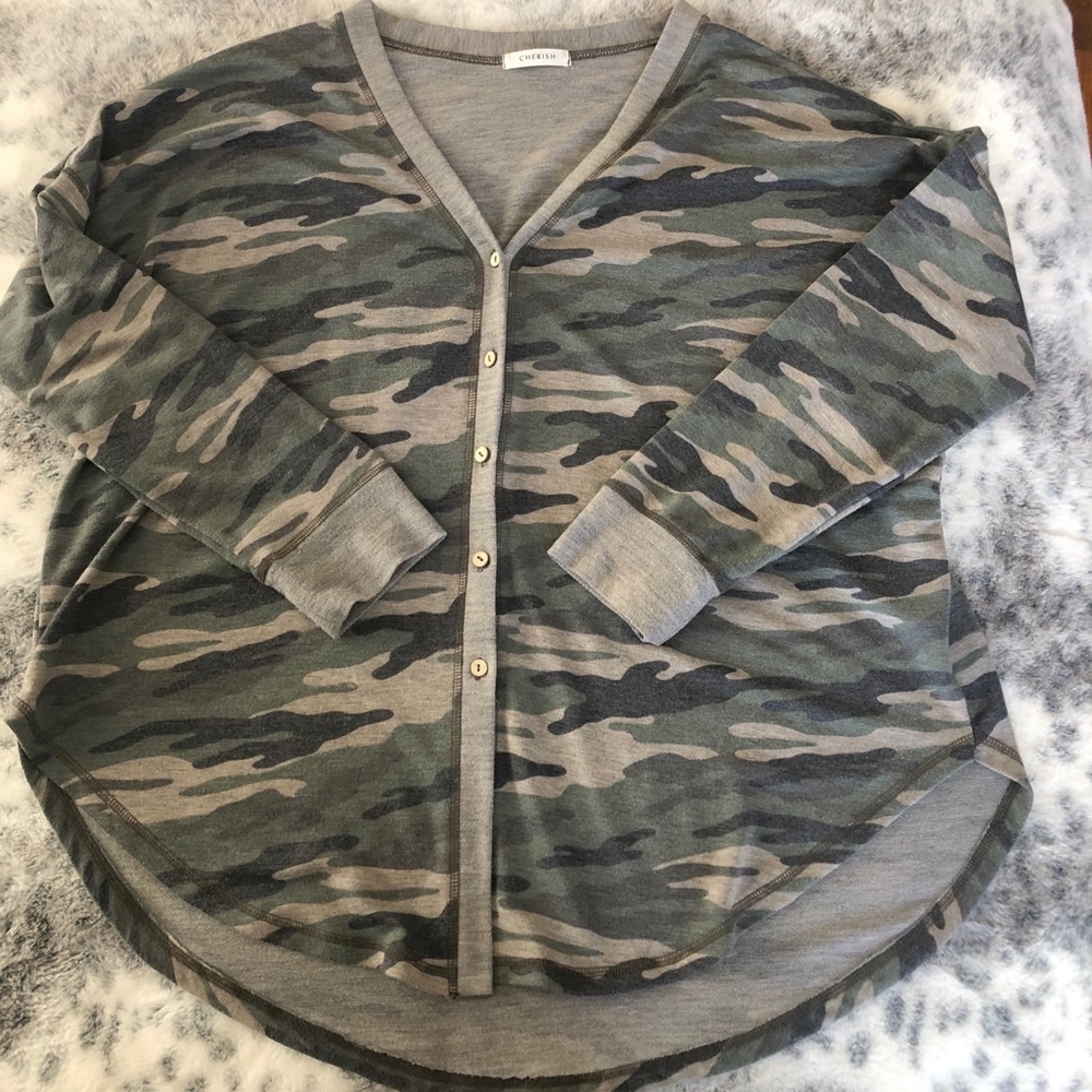 Cherish • Camo Button up Sweater Large
